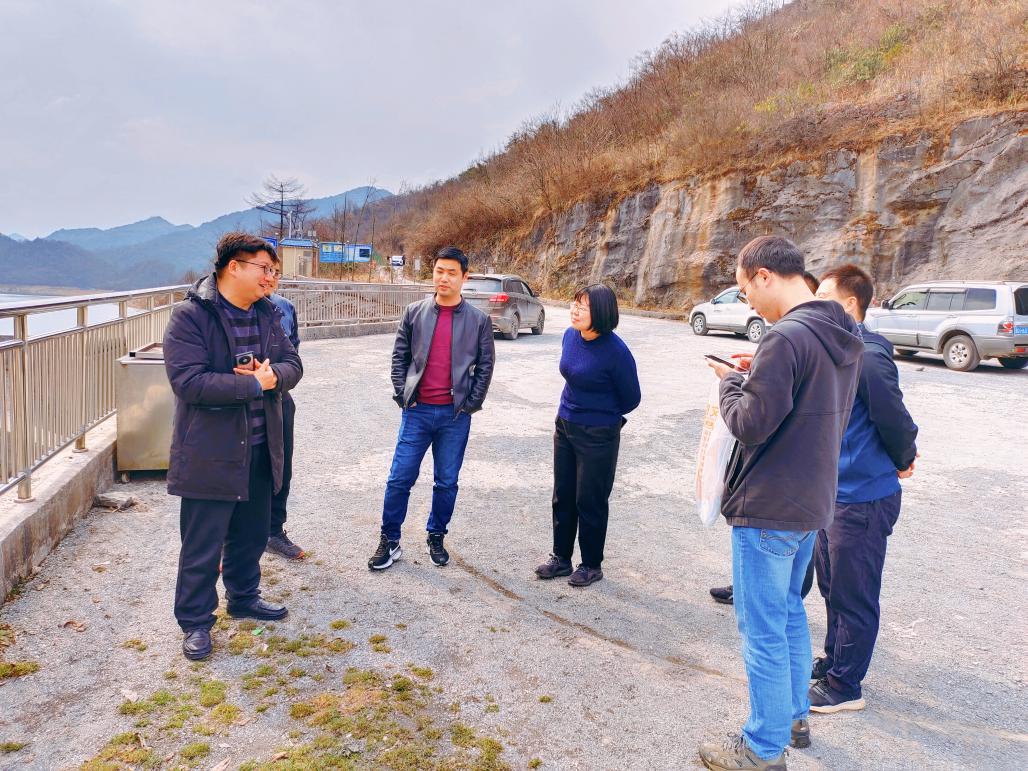 161919966.jpg 161919966.jpg